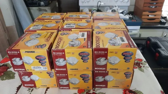 Corneta nova com bocal D250x Booster 8 Ohms 200w max nova na caixa