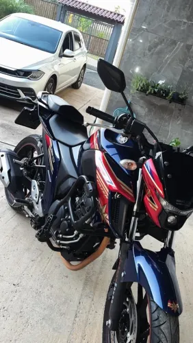YAMAHA FAZER 250 ? EDIÇÃO LIMITADA MARVEL