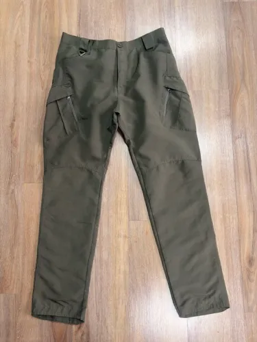 Calça de sarja verde militar