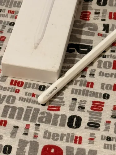 Apple Pencil Pro - NEM UM MÊS DE USO.