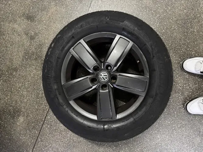 Rodas Amarok aro 18 5x120 com pneus Michelin 255/60/18