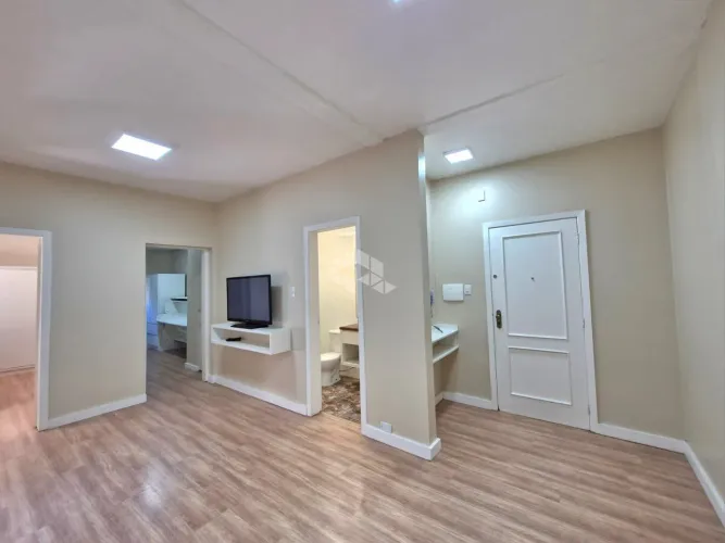 Apartamento de 2 dormitórios, no bairo Floresta, em Porto Alegre.