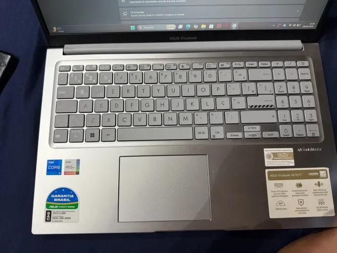 Vendo Notebook Asus vivobook 15