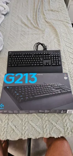 Teclado Gamer Logitech G213