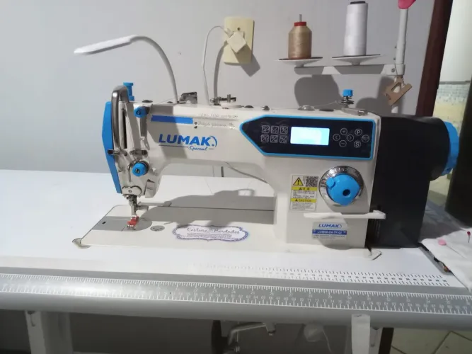 Máquina de Costura Industrial Eletrônica - 127V
