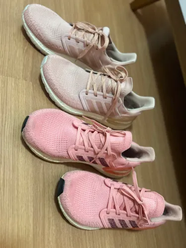 Tênis Adidas em tons de Rosa R$ 450,00 cada Tamanho 40
