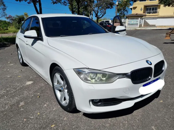 BMW 320I A 2.0 Turbo/activeflex 16V 184cv 4P 2014