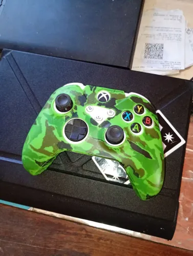 Controle X-Box - Série S (branco c/ capa)