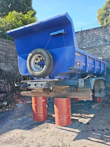 Caçamba Facchini  8m³ para truck