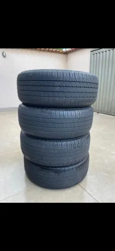 Vendo ou troco pneus de camioneta ( pick-up )