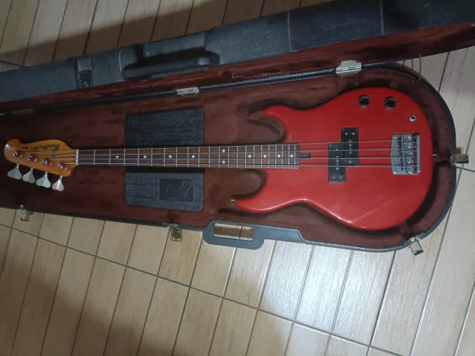 Contrabaixo Yamaha japonês modelo Brad Bass VIs