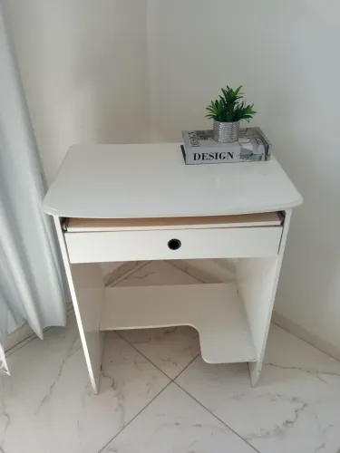 Mesa de Computador branca