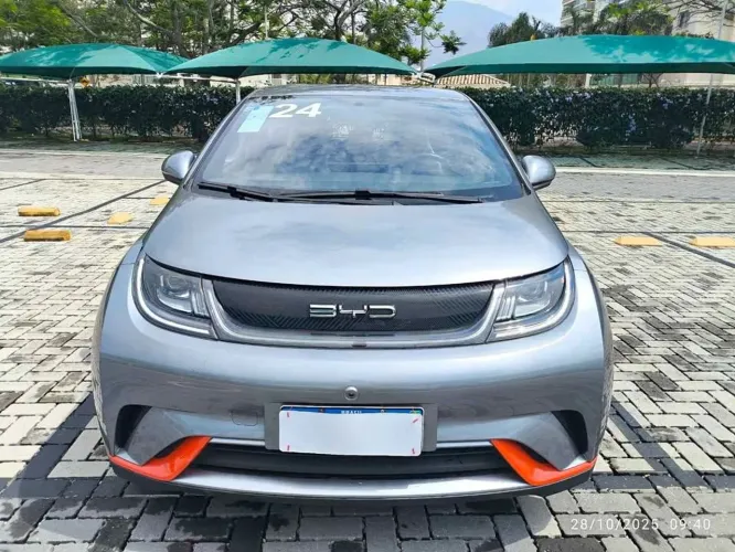 BYD Dolphin EV (Elétrico) 2025
