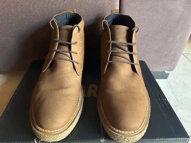 Bota masculina em couro