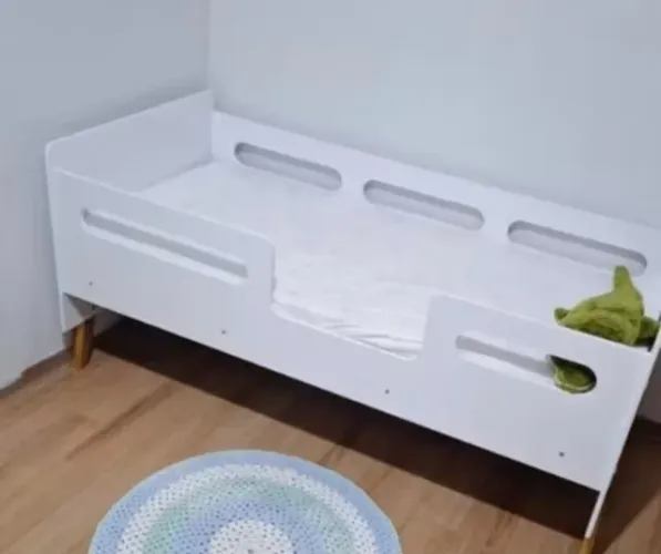 Cama infantil com colchão