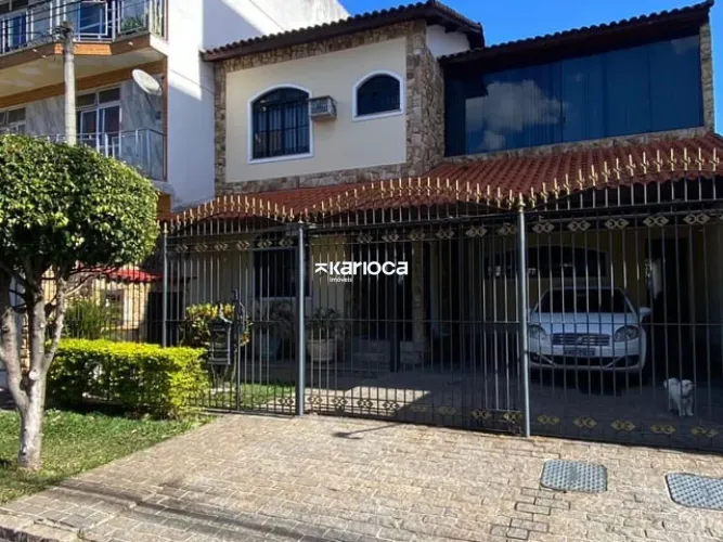 Venda Casa Duplex em Condomínio Nova Valqueire com 305m²