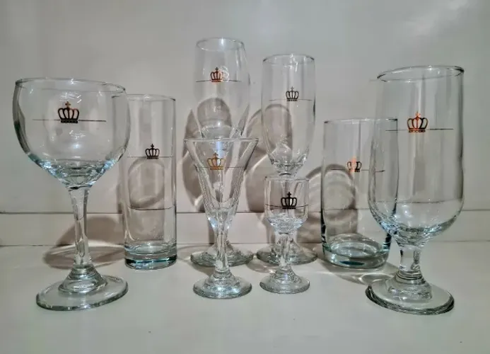 06 Taças e 02 Copos da Coleção Royal Collection - Revista CARAS