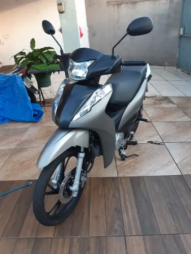 Vende-se Honda Biz 125 23/24