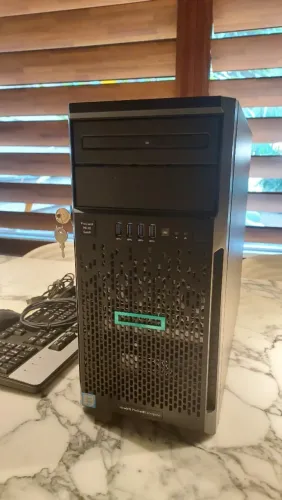 Servidor HP Proliant ML30