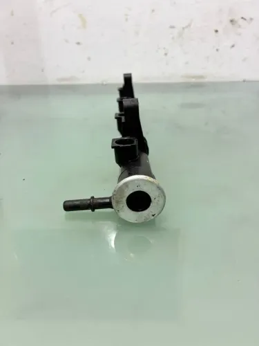 Flauta Bico Injetor Vw Gol G5 G6 Voyage 2008/15 F000kv02 Original