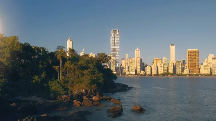 Diferenciado de 284 m² com terraço e piscina privativa no Marena