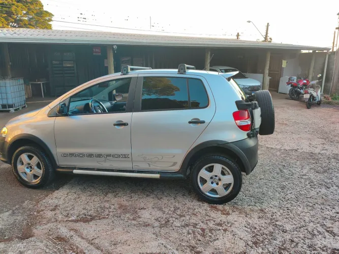 Volkswagen Crossfox 1.6 MI Total Flex 8V 5P 2009