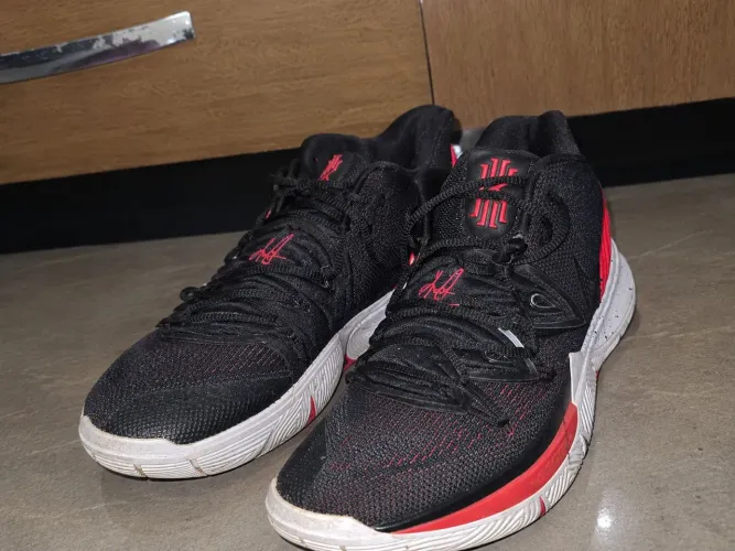 Nike Kyrie 5