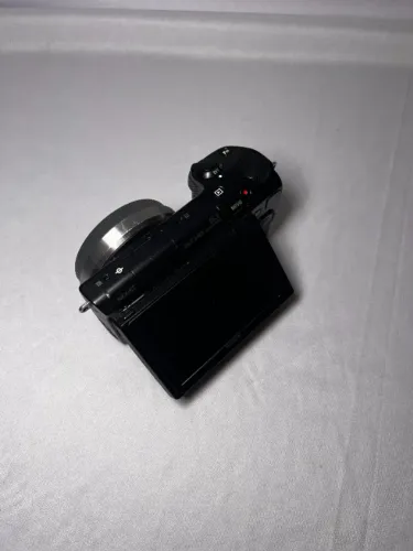 Sony NEX-5T Câmera Digital Mirrorless Wi-Fi Tela Retrátil