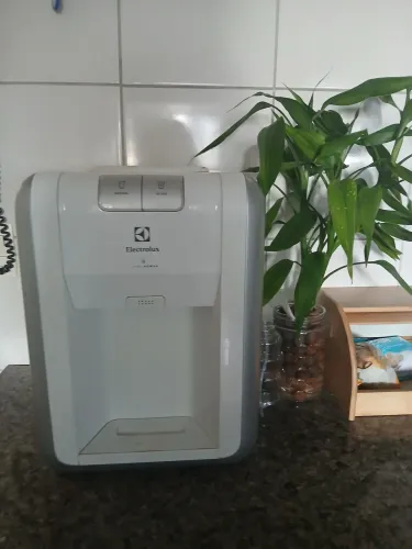 Purificador eletrolux em excelente estado de uso