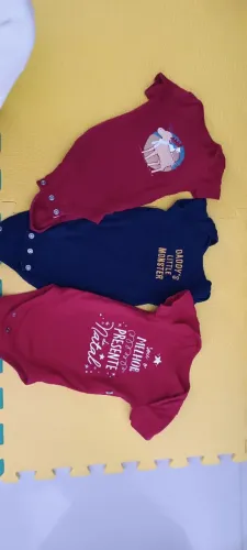 Kit body Carter's 3 meses