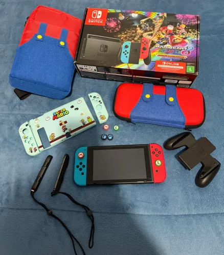 Nintendo Switch + Super Kit de Acessórios! (Impecável)
