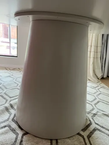 Mesa Off White 1,40m - Moderna, Elegante e Em Ótimo Estado! 