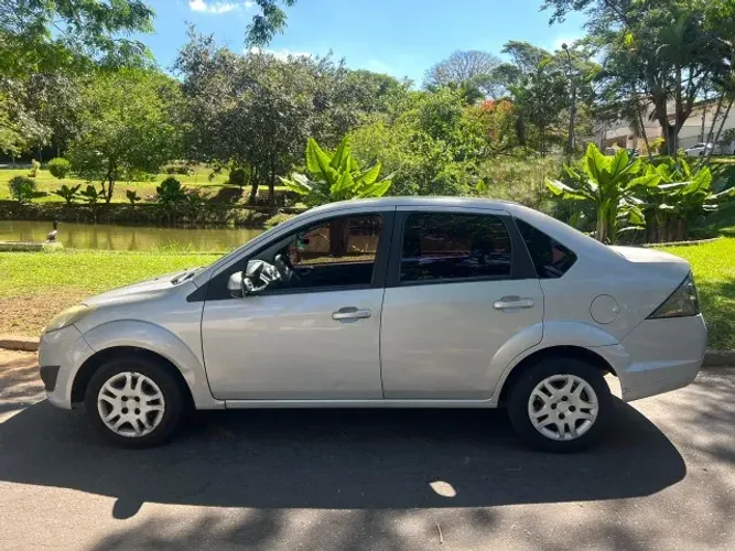 Ford Fiesta Sed. 1.6 8V Flex 4P 2013
