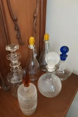 Conjunto com 6 Garrafas Decorativas Vintage em Vidro e Cristal
