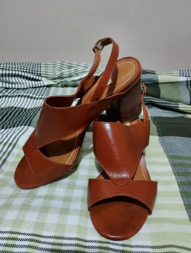 Sandália Salto n° 39