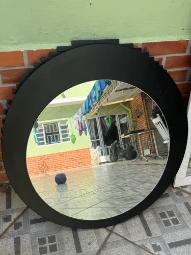 Vende se espelho novo nunca usado!