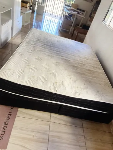 Cama de casal queen