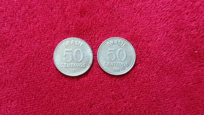 Kit 2 moedas antigas de 50 centavos de 1986 e 1987