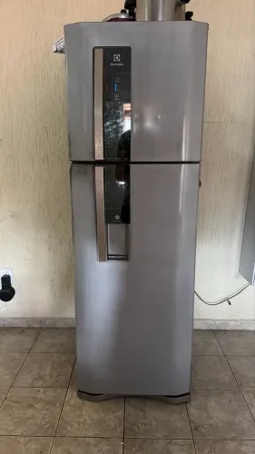 Geladeira Eletrolux DW42x duplex 380l