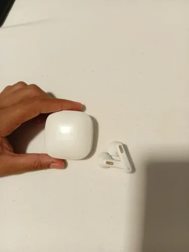 Fone de ouvido sem fios da marca BASEUS