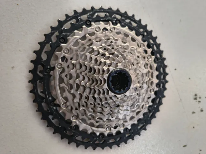 Cassete Shimano XT de 12 velocidades