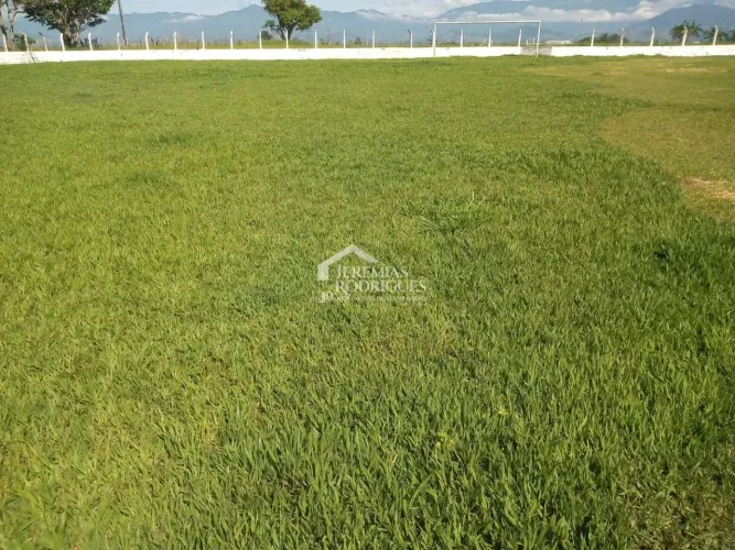 Terreno à venda no Condomínio Village Paineiras em Pindamonhangaba/SP.
