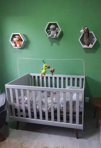 Berço com colchão+cadeira de balanço musical 