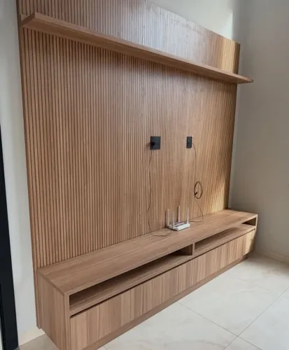 Painel De Tv Com Ripagem L 2.00 M