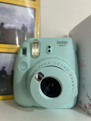Câmera insta 9 para enfeite!!