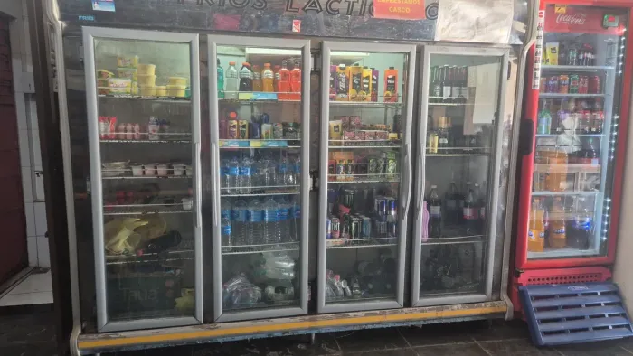 Expositor de Bebidas 4 Portas Polofrio