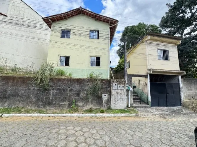 IMOVÉL COM 03 CASAS JOÃO NEIVA-ES.