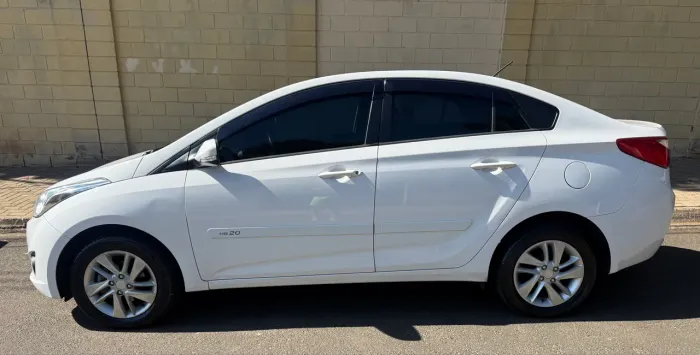 Hyundai HB20S Premium 1.6 Flex 16V Aut. 4P 2014