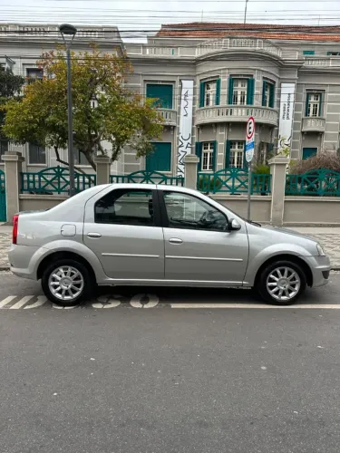 Renault Logan Expression Hi-flex 1.6 8V 4P 2013
