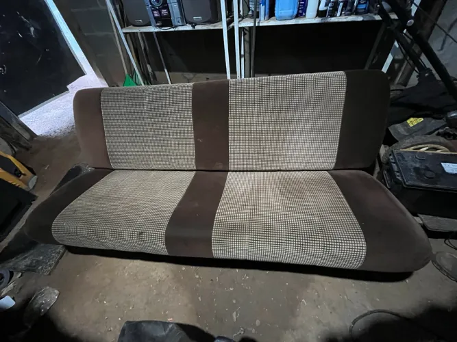 Banco sofá cama de caminhão